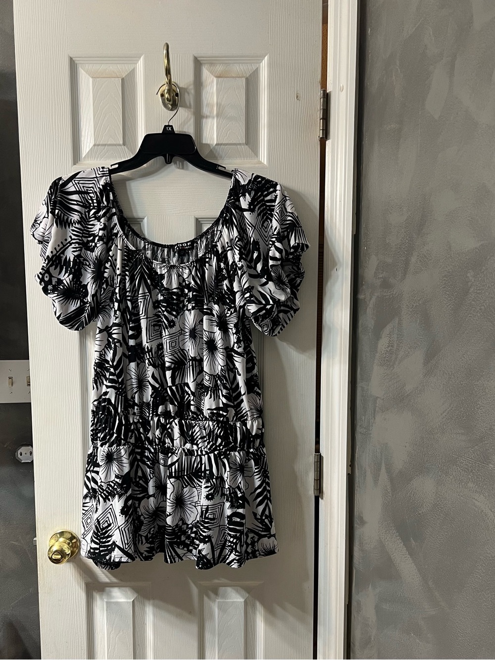 Poof New York Black White Tropical Floral Tunic Blouse Women’s Plus Size 2X